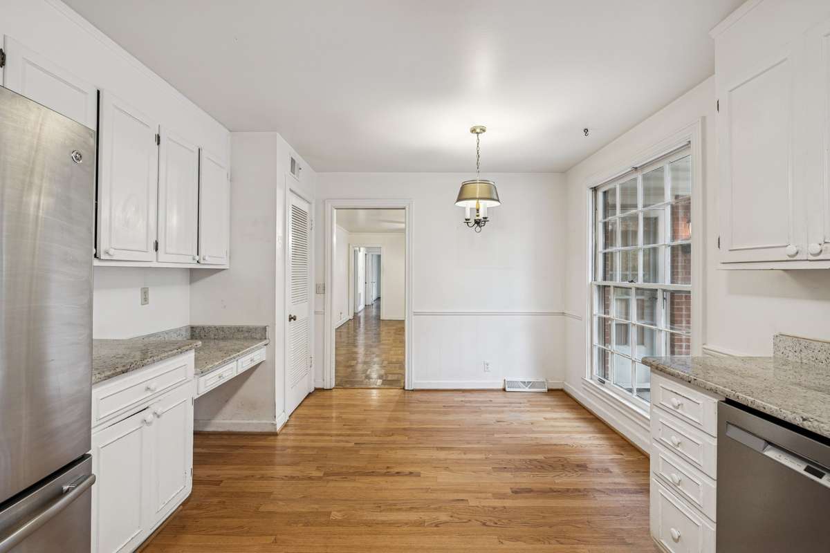 Kitchen/Desk