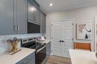 Photos are of the model Nash townhomes. Colors and options may vary.
Please stop by the sales office to speak with an on-site agent!!