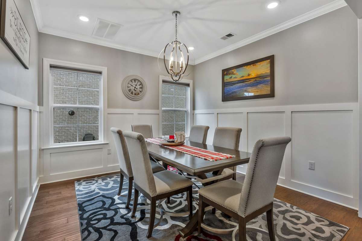 Separate Dining room for gathering.