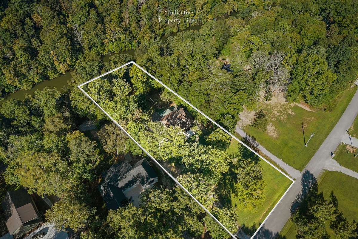 Photo of the approximate property lines.