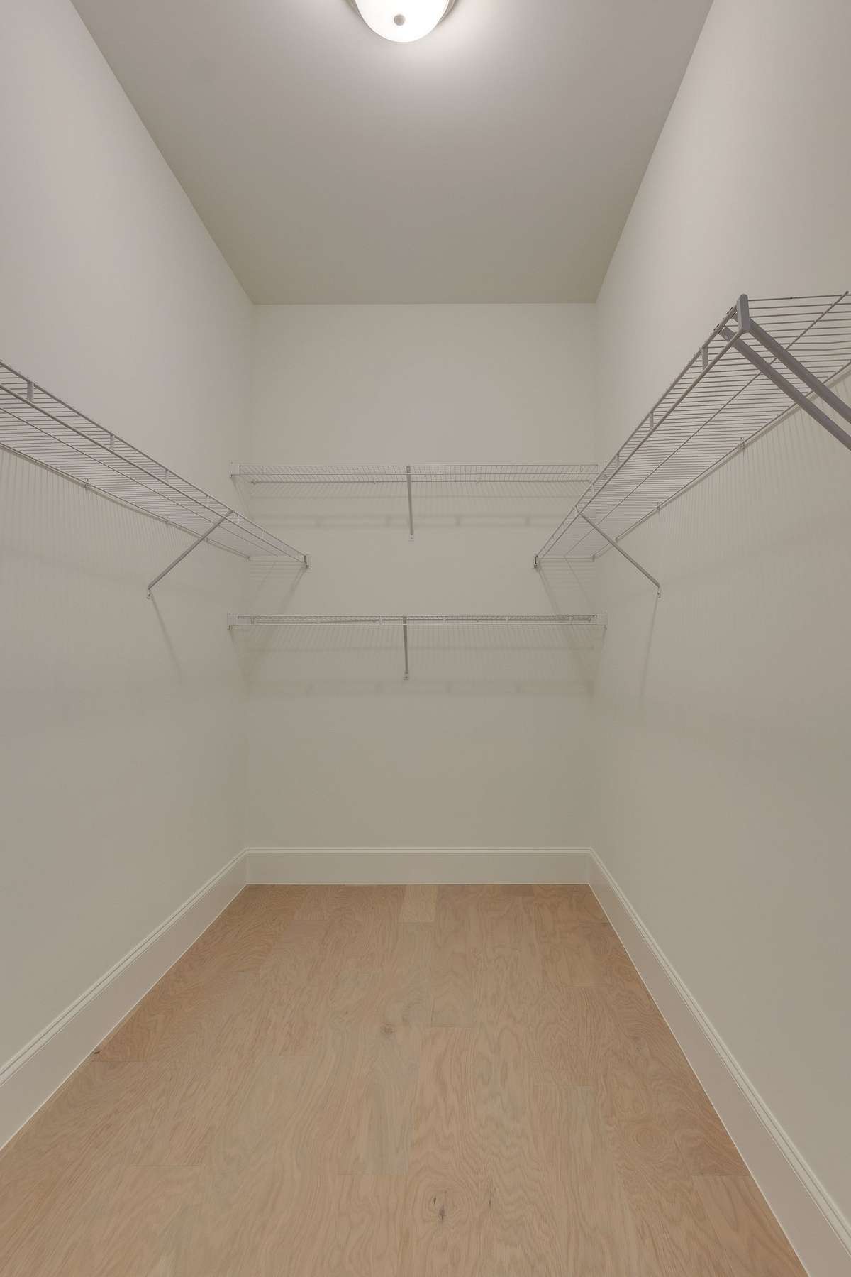 ** PHOTOS OF A SIMILAR HOME **