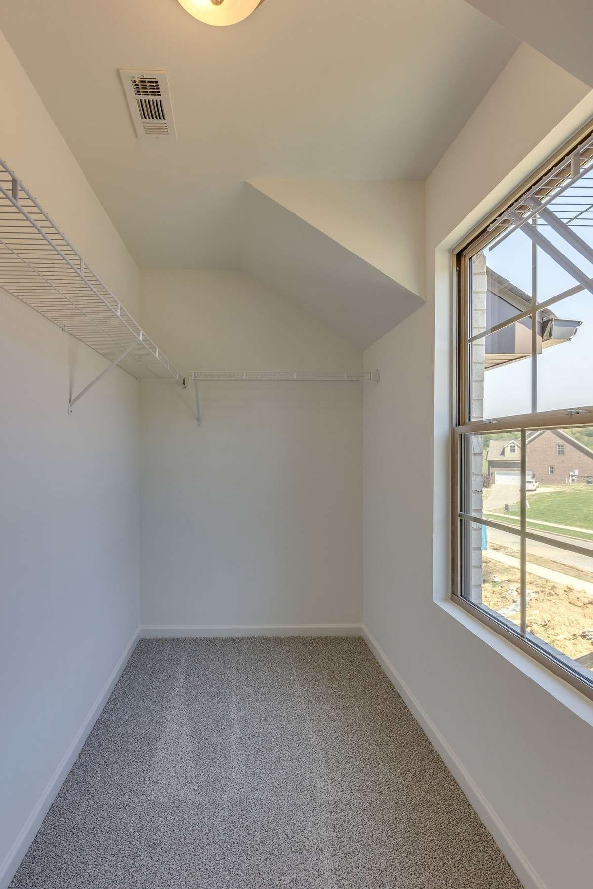 ** PHOTOS OF A SIMILAR HOME **