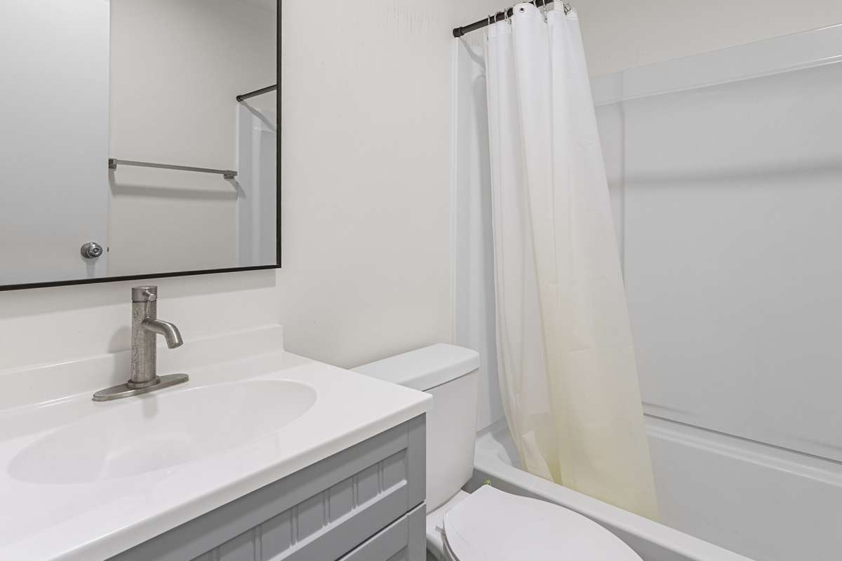 2nd bathroom