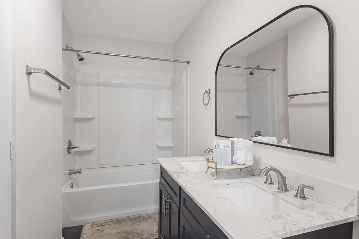 Master bathdroom