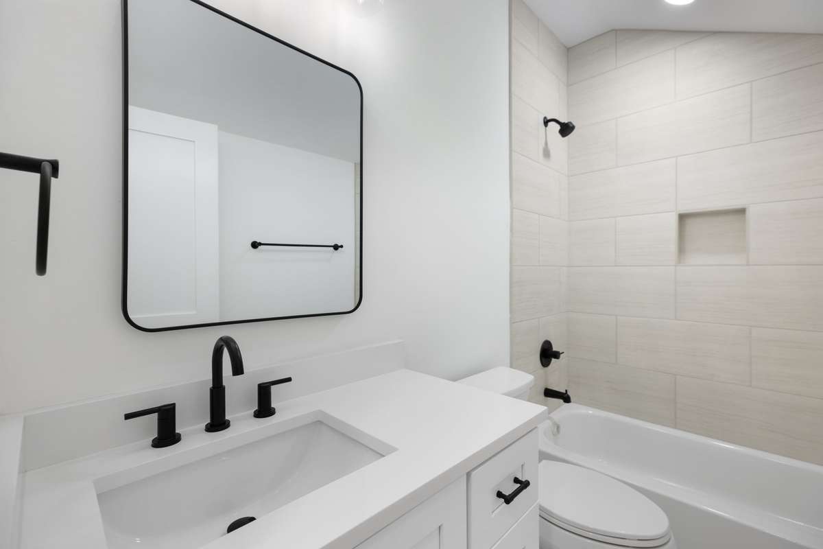 Guesthouse full bathroom