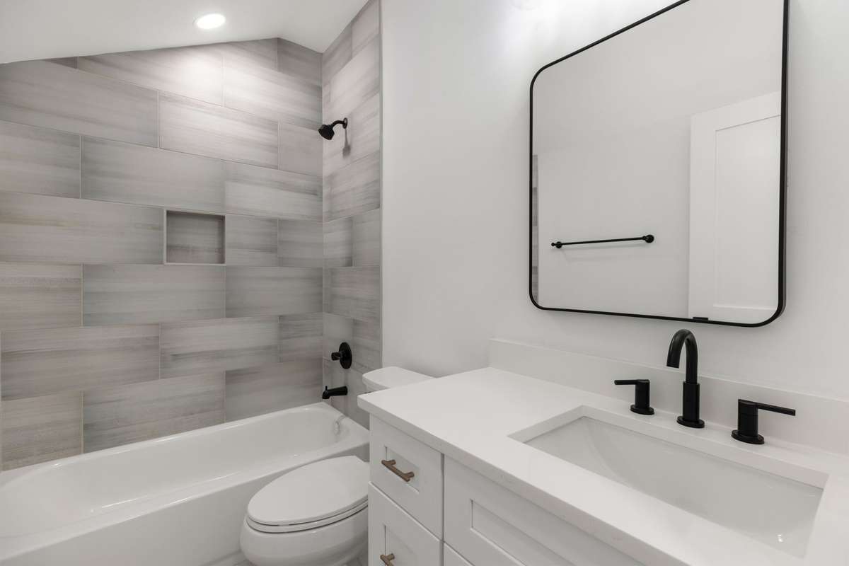 Guesthouse full bathroom