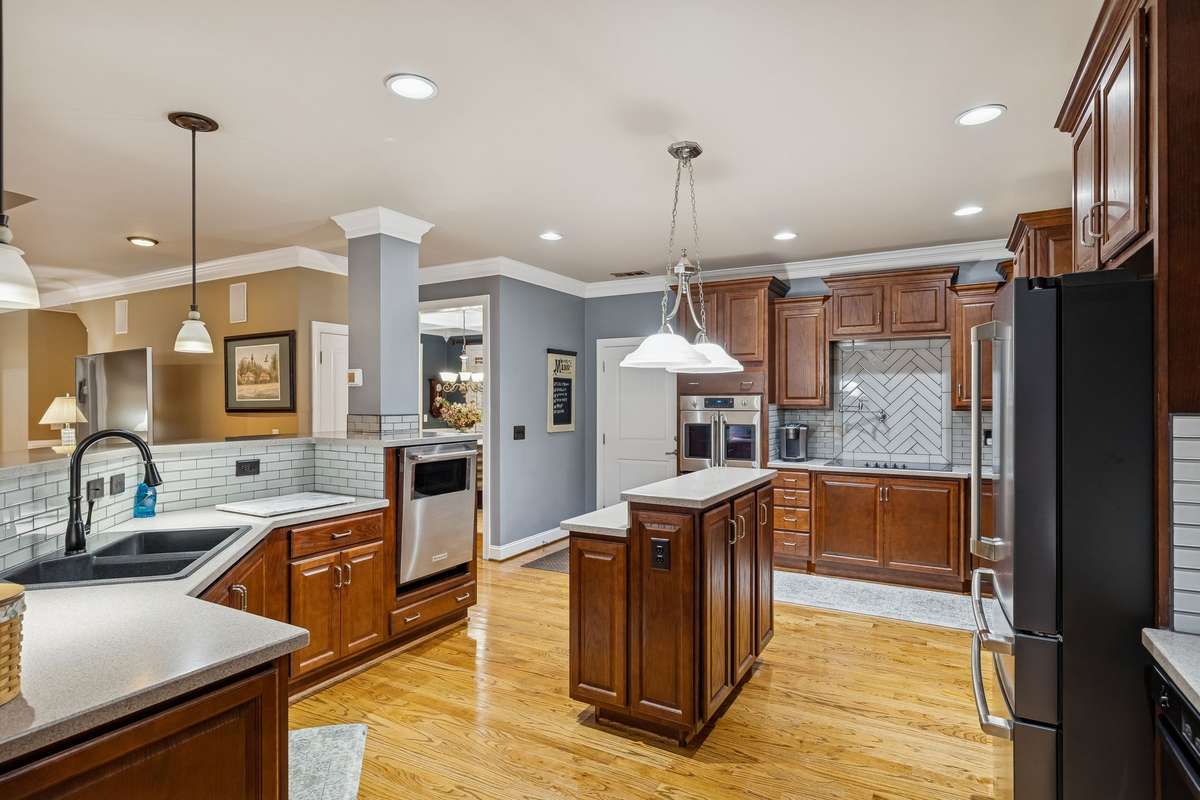 Lots of room in this large kitchen!