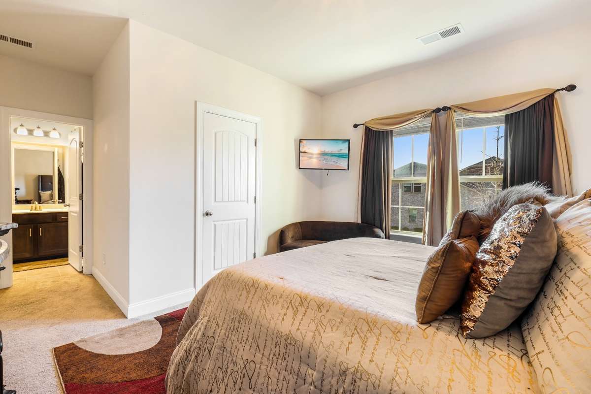 Secondary bedroom
