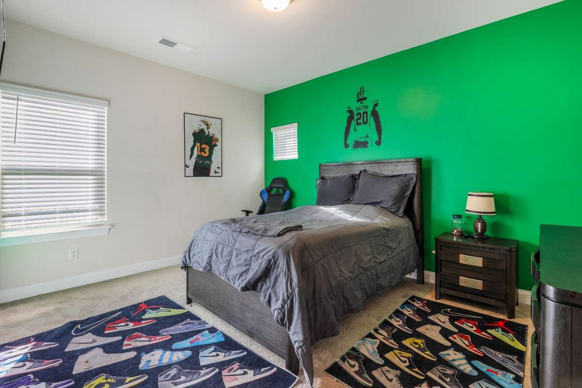 Secondary bedroom