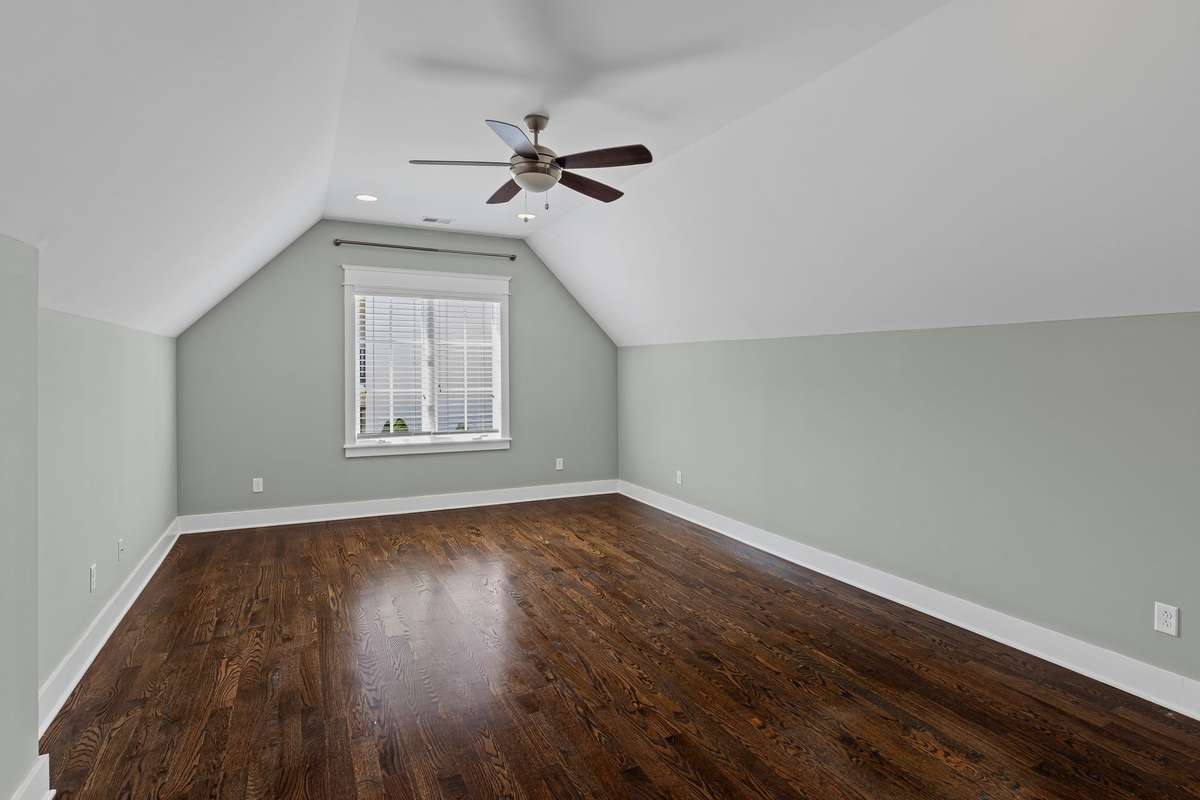 Large rec room on 2nd level