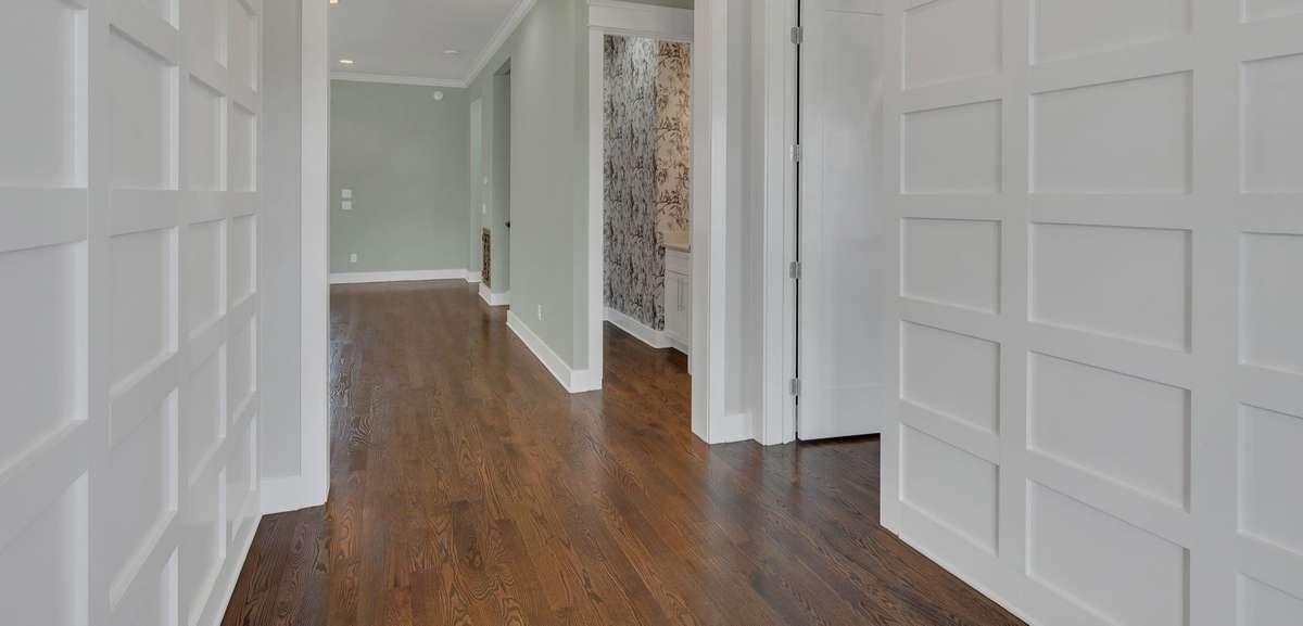 Large and wide entry foyer