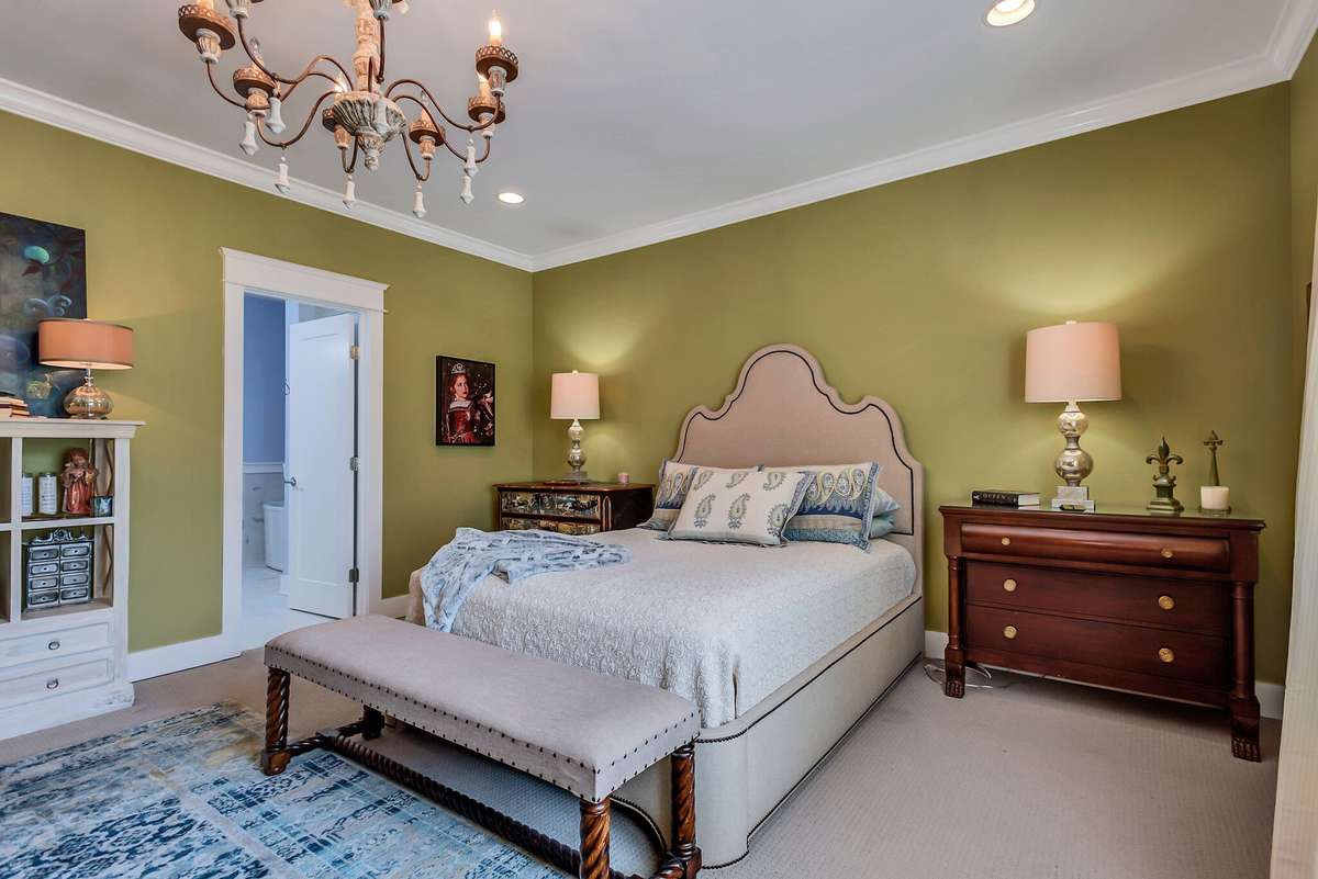 Owners suite pre repaint. note how much room there is to work with furniture