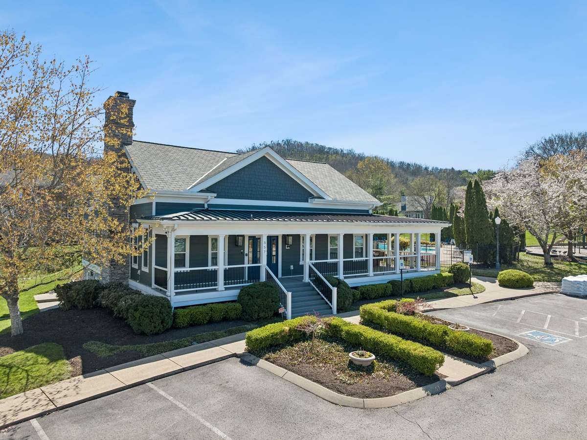 Neighborhood amenities within walking distance include clubhouse, pool, tennis courts, basketball court and playground. Low HOA for area.