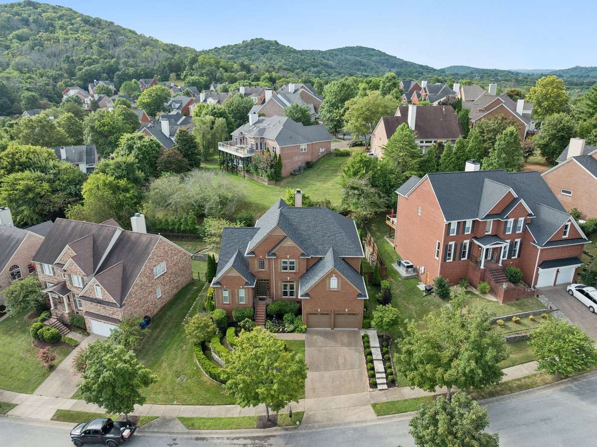 Beautiful views of the rolling Tennessee hills.