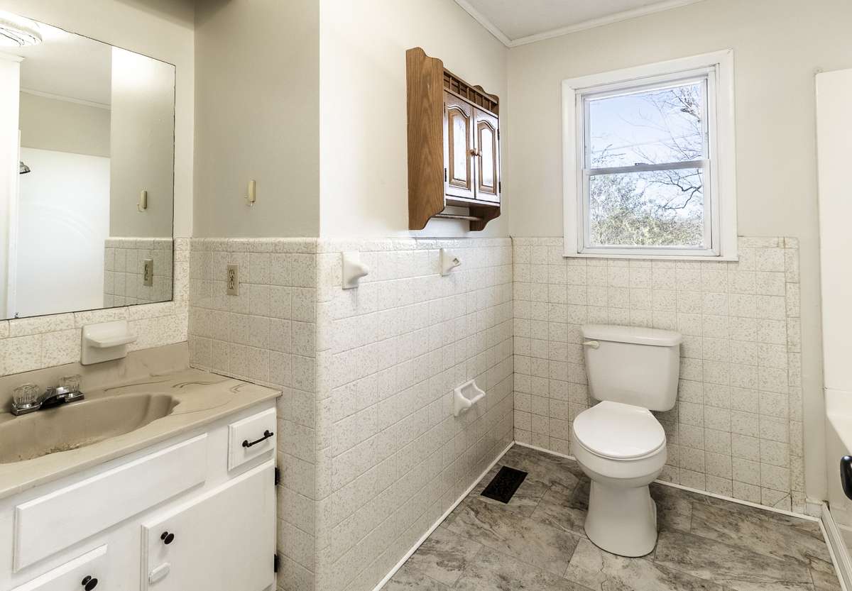2nd Bathroom