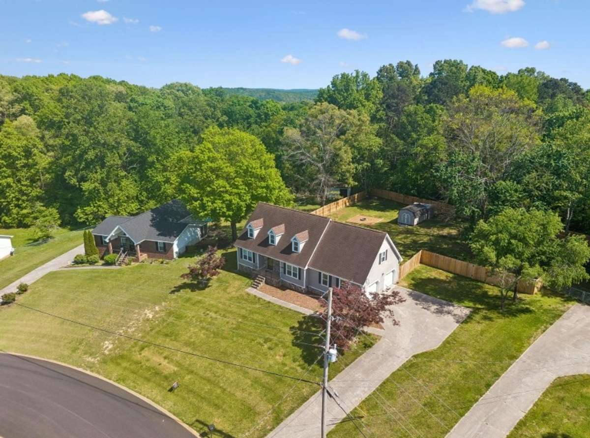 621 Lee Dr, Ringgold GA