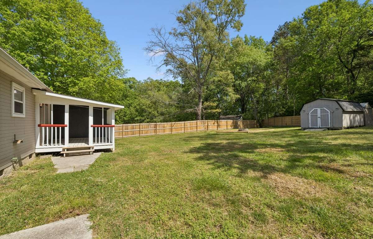 621 Lee Dr, Ringgold GA
