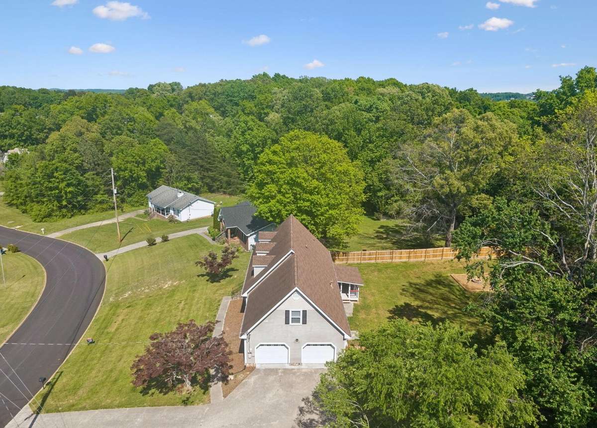 621 Lee Dr, Ringgold GA