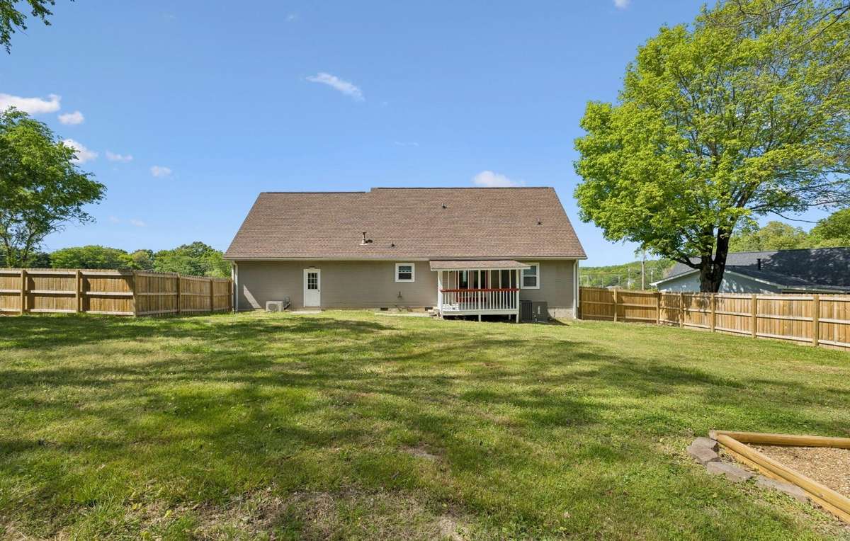 621 Lee Dr, Ringgold GA