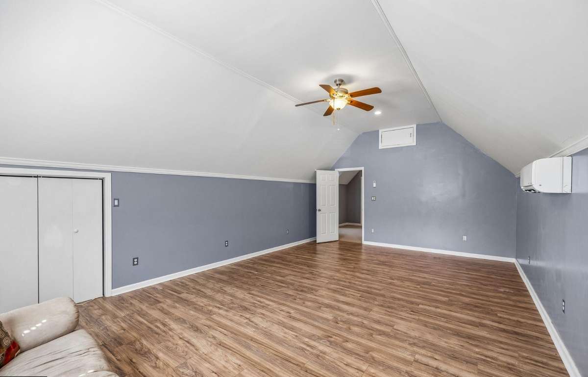 Large Bonus Room Upstairs