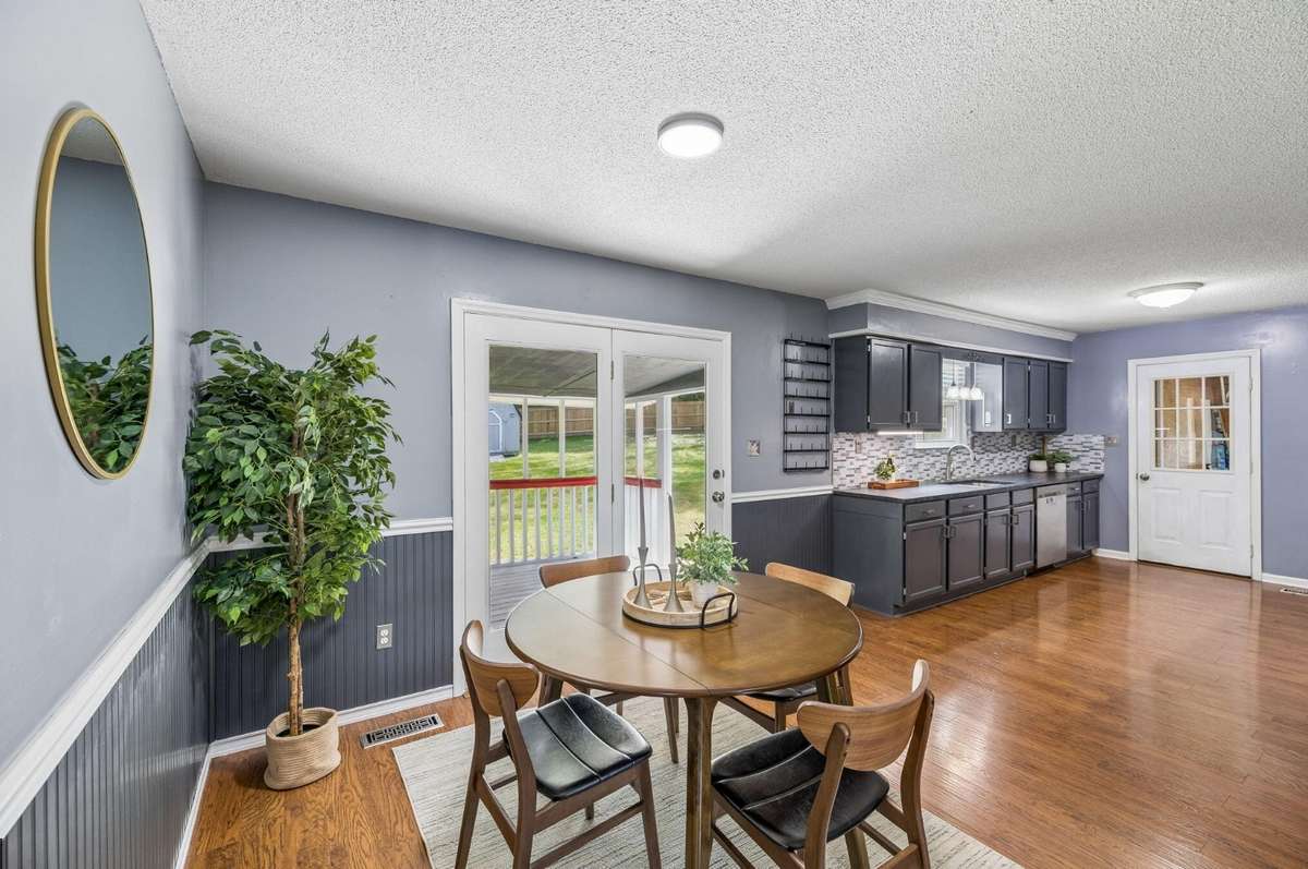Dining/Kitchen