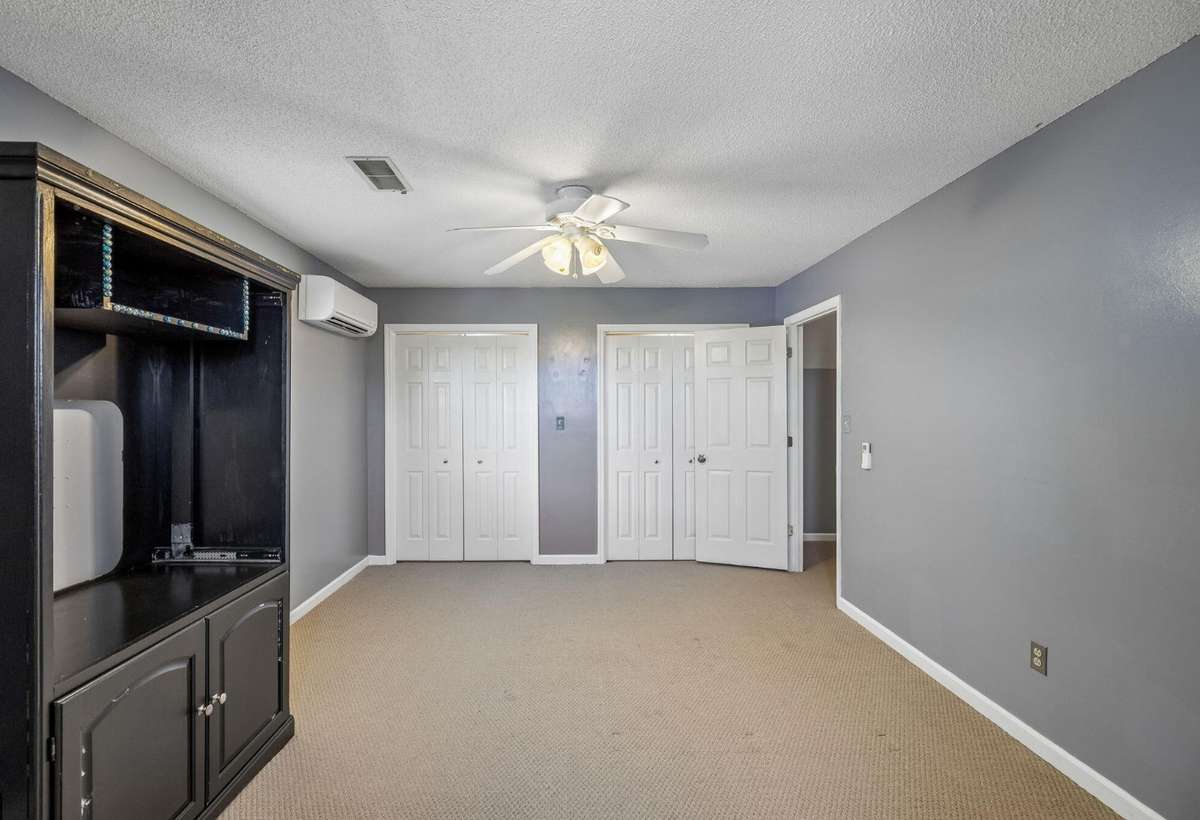 2nd Bedroom Upstairs