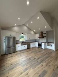 A kitchen with the Choices buyers picked from a different home similar to this one sold in 2025