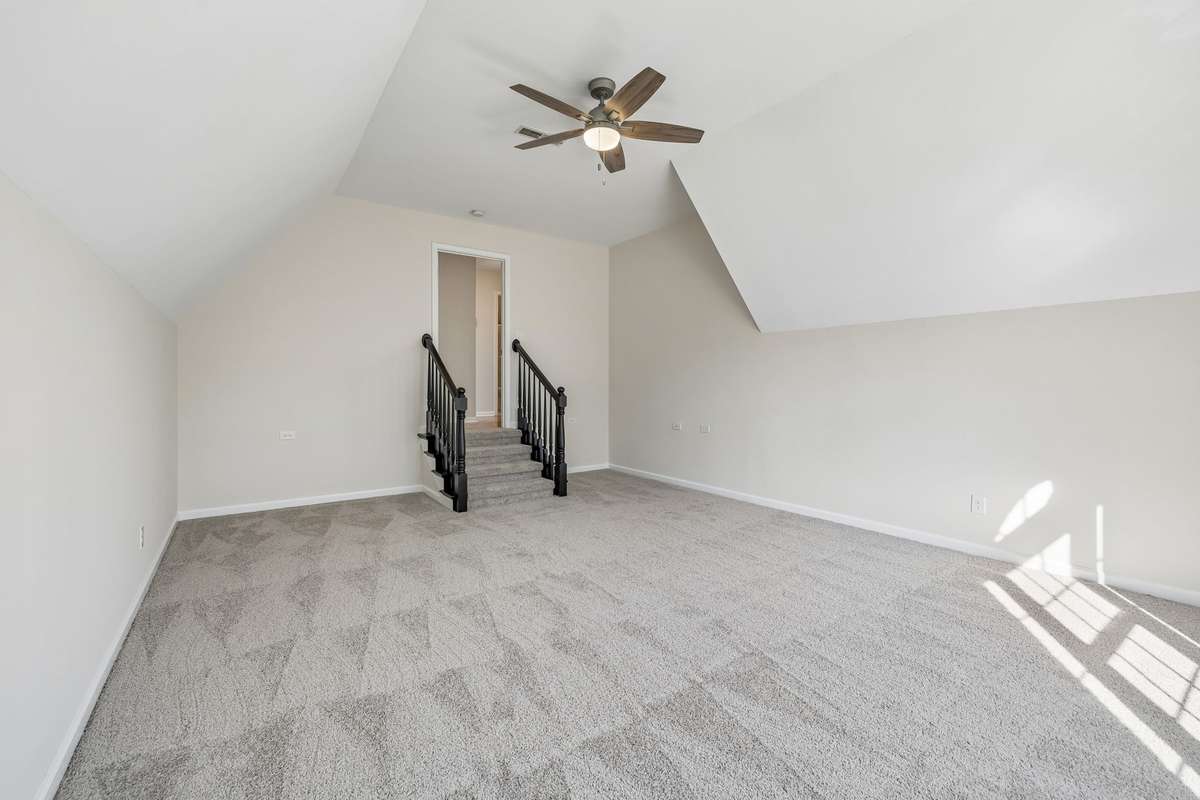 Bonus Room Over Garage - Makes for a great play room, theatre room, Game Room .. unlimited uses.