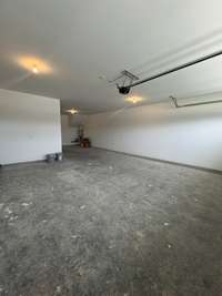 Standard 3 car tandem garage
Previously built home, options and selections may vary