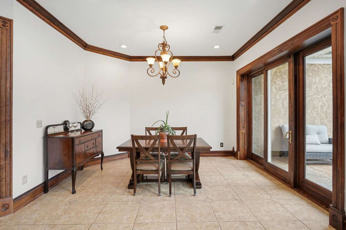 Breakfast area with doors to patio