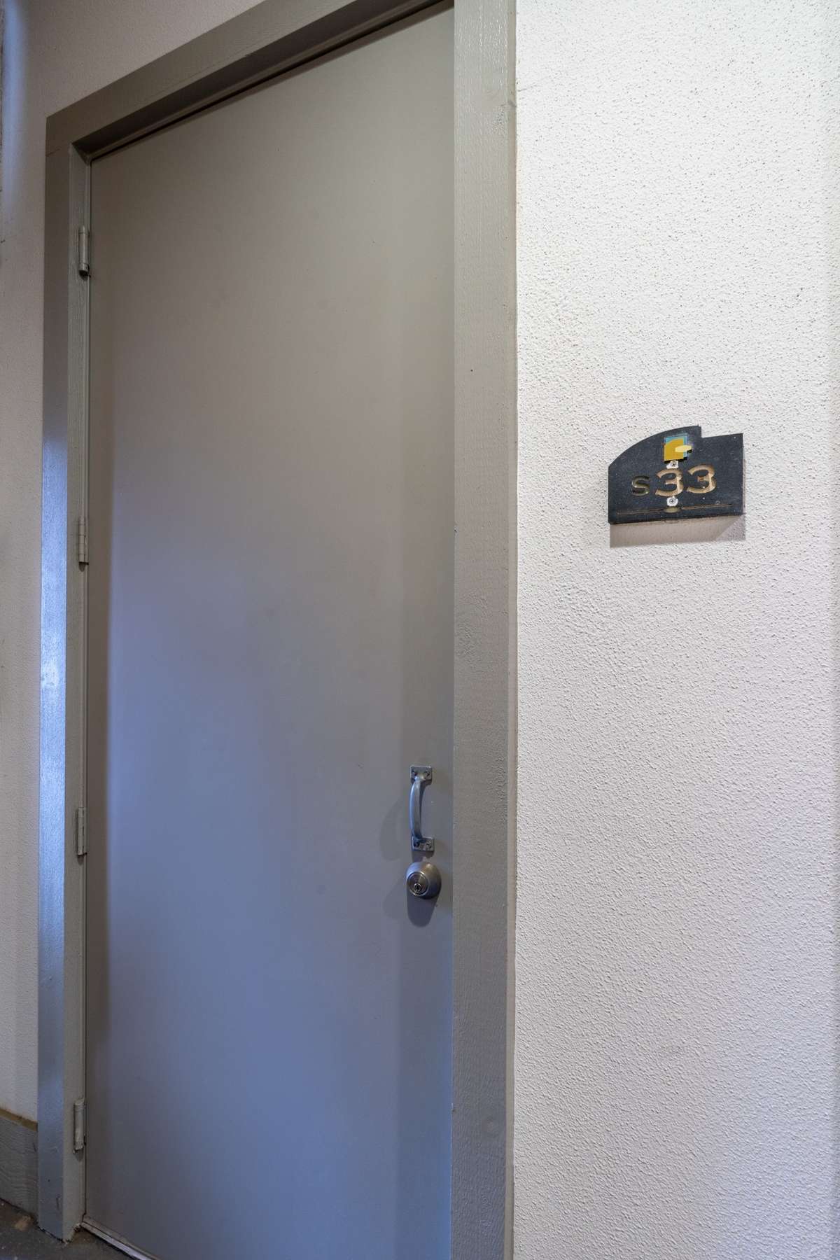 This comes with a storage unit nearby!