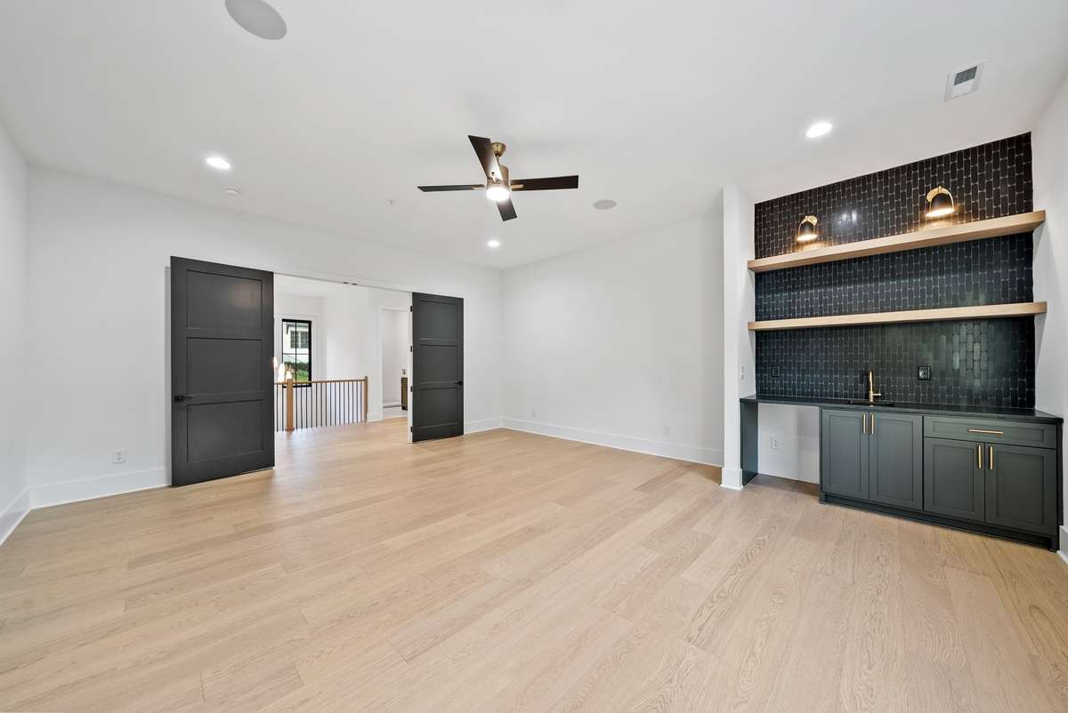 Bonus Room with Wet Bar
