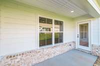 Covered back porch, great spot to relax~