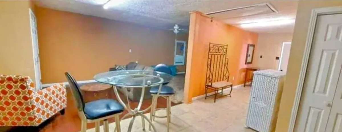 Detached Studio with 1 bedroom, full bath, kitchen and laundry ($850)
