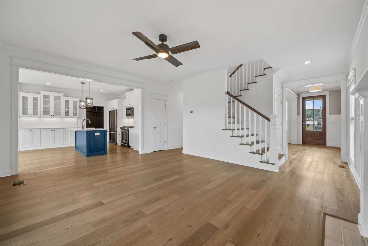 Spacious living room