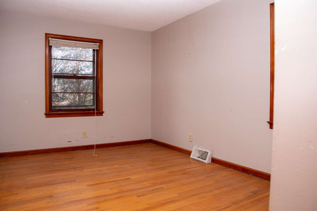bedroom/office 3