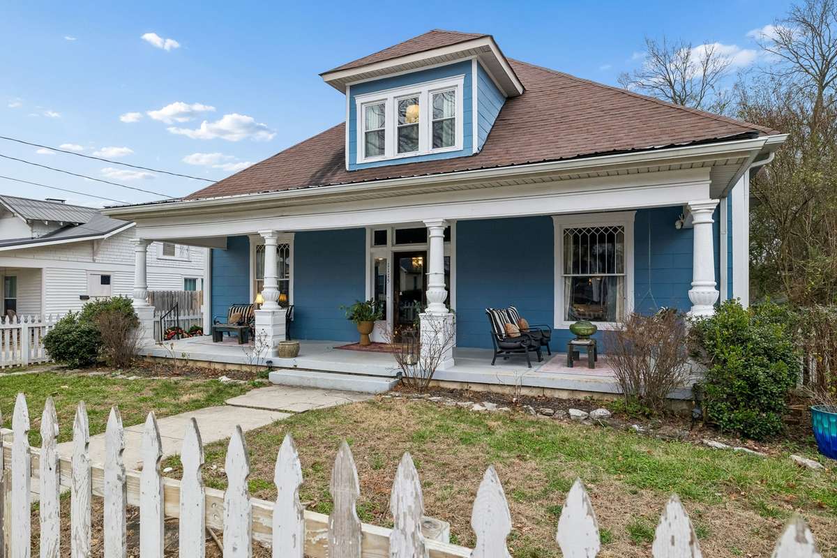 Charming 1920’s bungalow in the heart of the Columbia Arts District