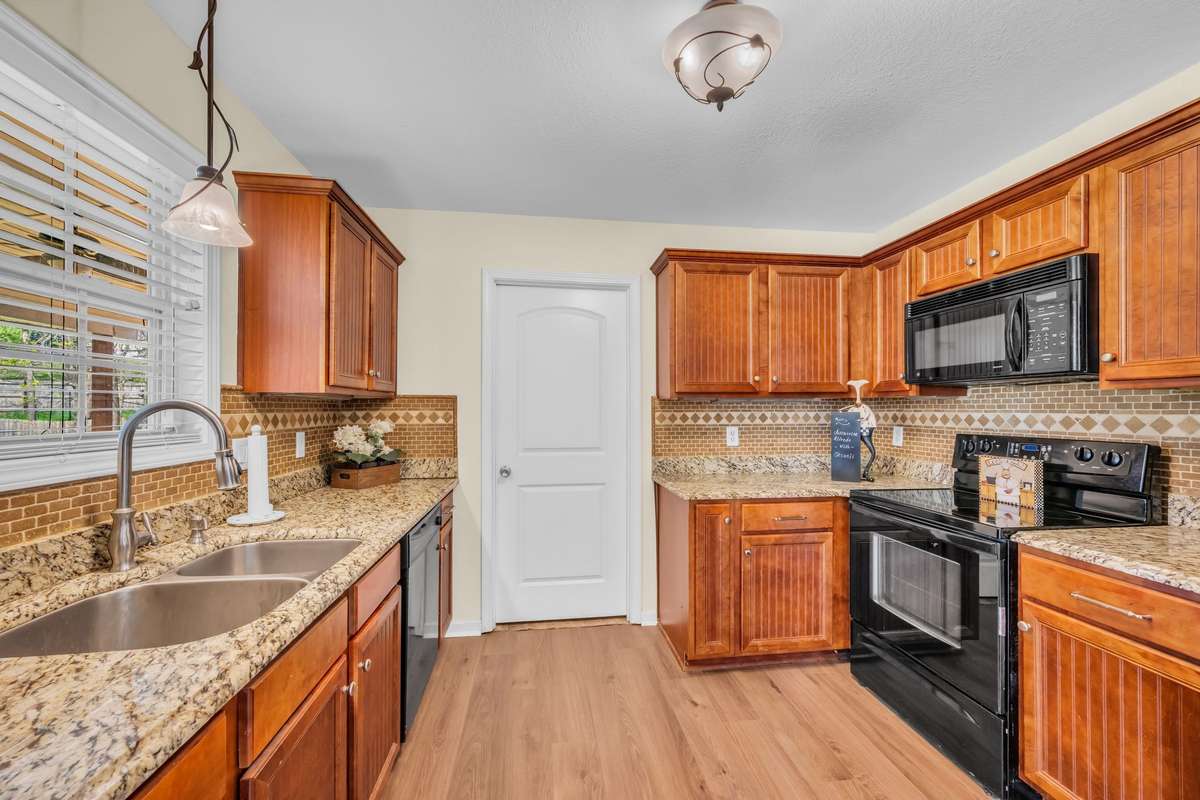 UPGRADED CABINETS