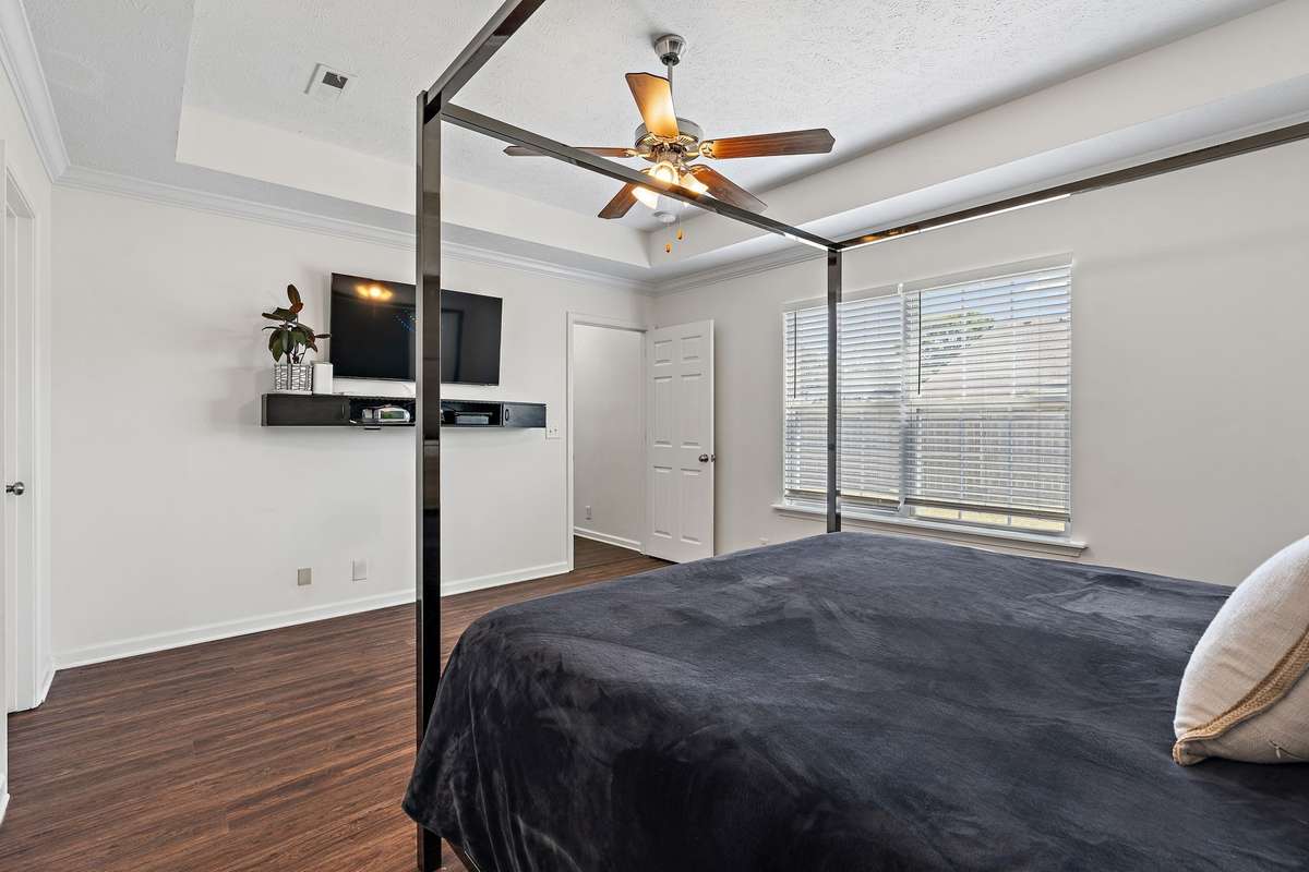 Beautiful tray ceilings and natural light.