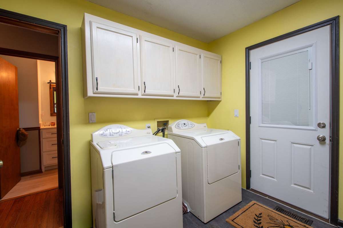 Spacious laundry room