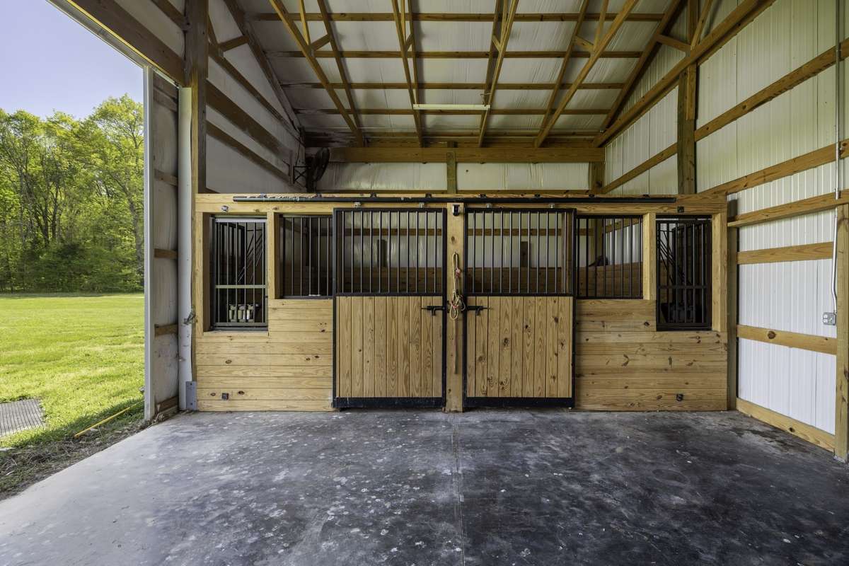 2 beautiful stalls