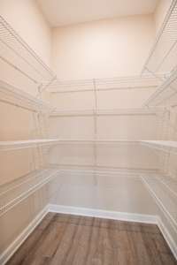 EXAMPLE>>>Walk-in Pantry!!