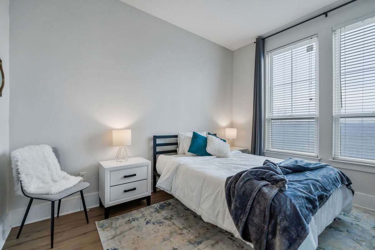 Second bedroom.