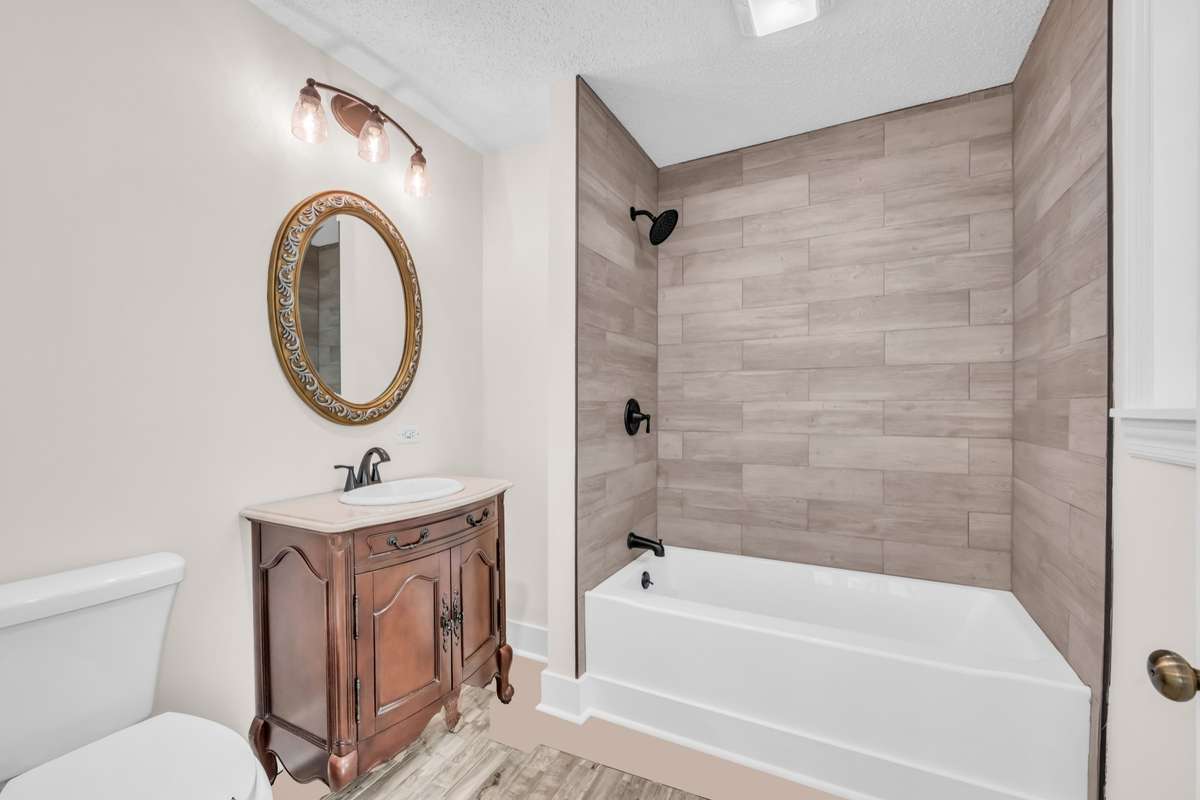 Primary Room Bath (soak tub)