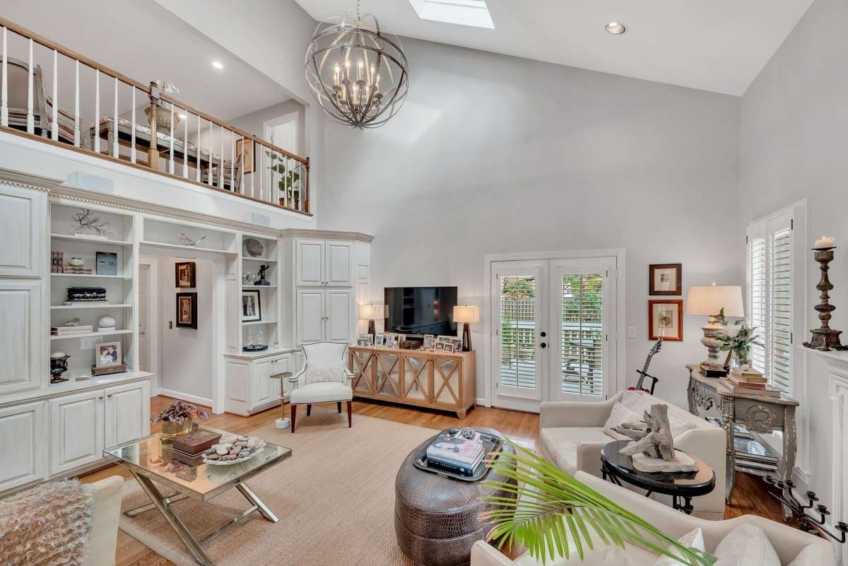 The multi-room speaker interface module connects to speakers throughout the house and deck, with individual volume controls for each space. Designed for versatility, it can integrate seamlessly with virtually any audio source or device.