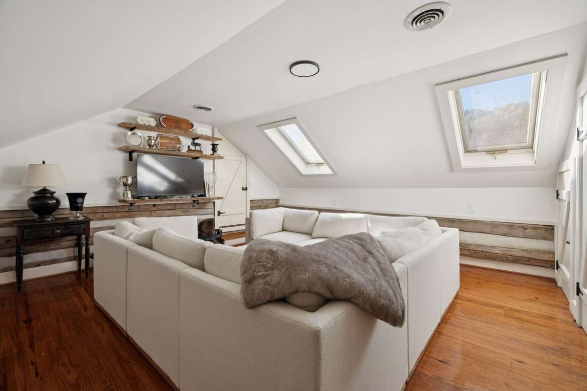 Photo of property located at 2060 Old Hillsboro Rd