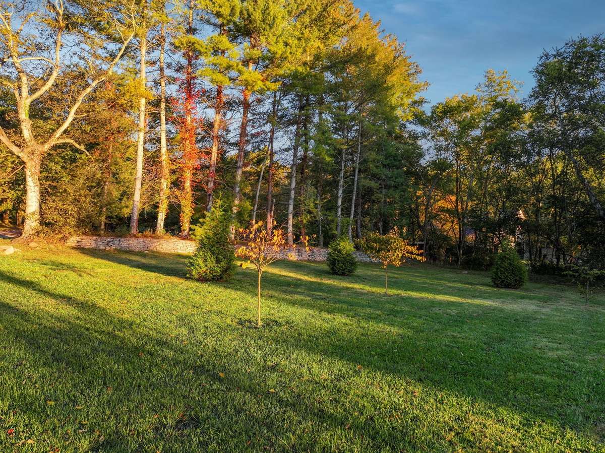 Photo of property located at 2060 Old Hillsboro Rd
