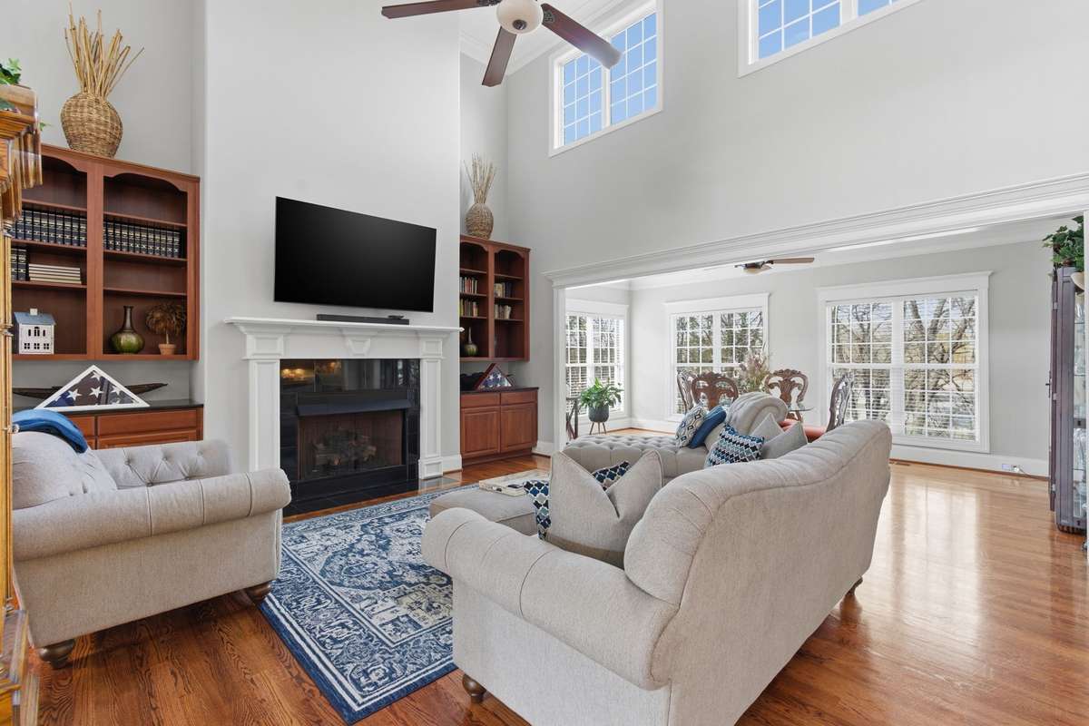 Spacious Family Room