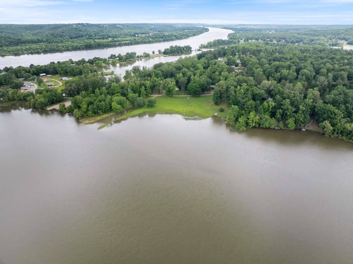 4053 Deer Creek Road is tucked away in a cove right off of the TN River!