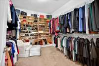 Located at 1003 Thistle Ct in Hendersonville, this beautifully updated home offers main-level living, a 3-car garage, huge bonus room, sunroom, private yard, and more—just 25 mins from Nashville and minutes to Old Hickory Lake, shopping, and dining.